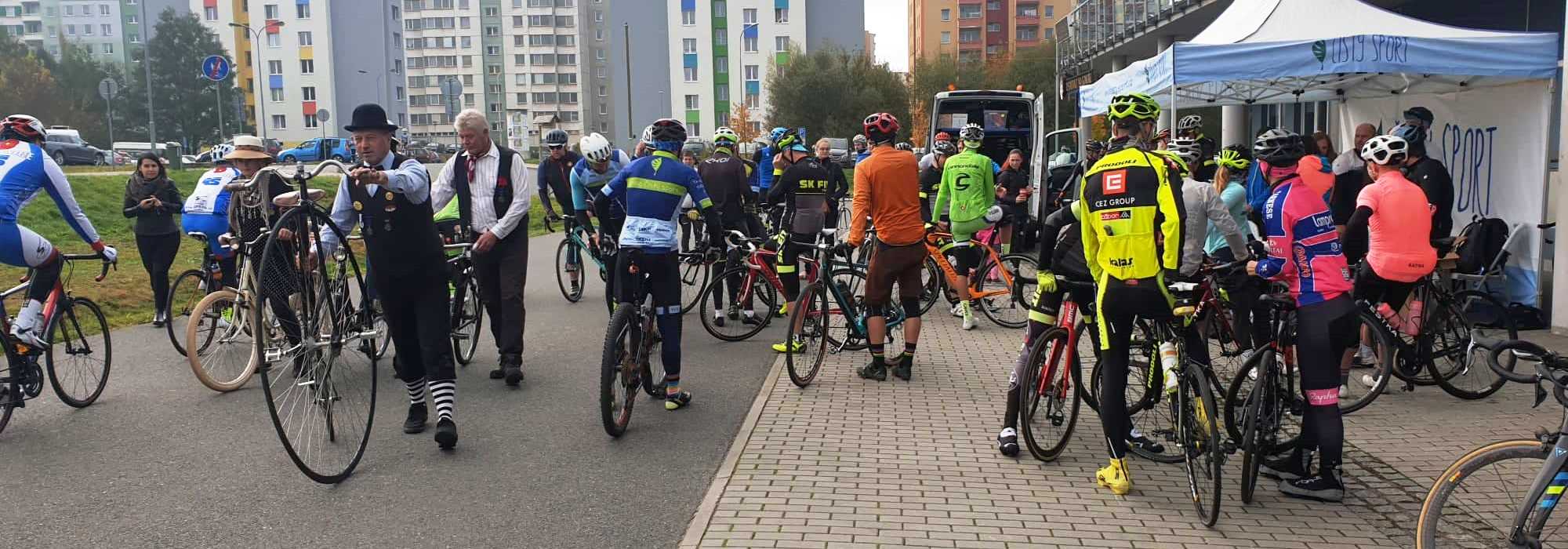 Účastníci před startem Gran Fondo Čistý sport 2019