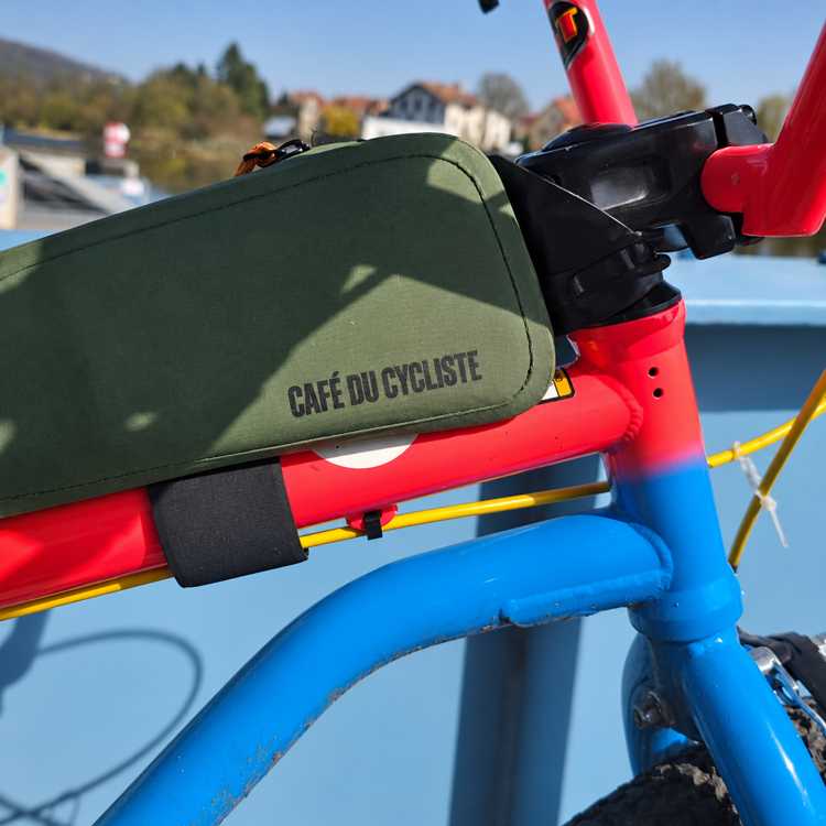 Brašna Café du Cycliste na řídítkách kola