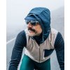 Cyklistická vesta s kapucí ATELIER ESTELLE - pískově béžovámen cycling atelier estelle sand 4 21102020[1]