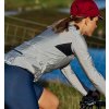 CAFÉ DU CYCLISTE - dámské cyklistické bundy - cyklistická větrovka na kolo WOMEN'S MADELEINE šedá a bílá