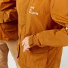 Volnočasová outdoorová lehká bunda ALEXANDRA UNISEX skořice