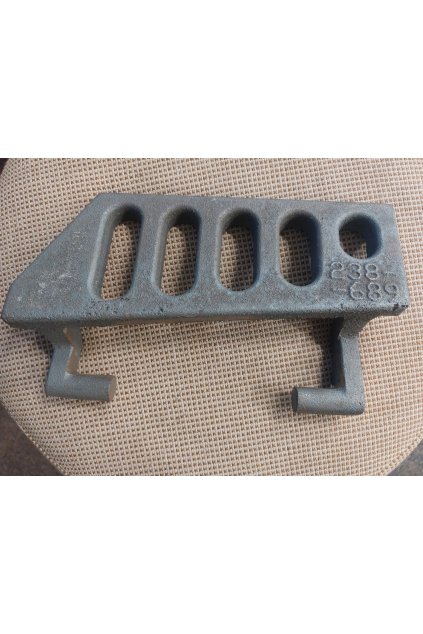 SKLOPNÝ ROŠT (ohnišťová dvířka) pro kotel VIADRUS HERCULES U24