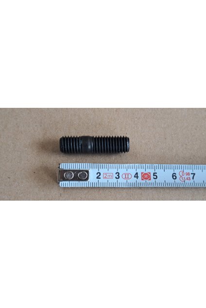 šroub závrtný M10x25