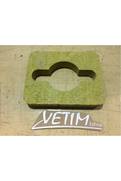 U24 2010 izolace přikládacích dvířek-otvor dusivky uprostřed , střední část