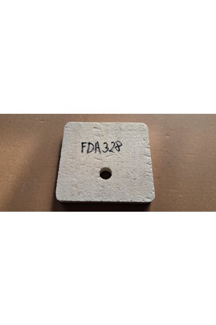 ATTACK izolace malých dvířek na středních dvířkách