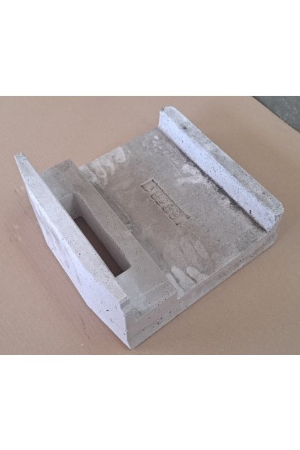 ZADNÍ VLOŽKA KERAMICKÁ (JEDEN VELKÝ OTVOR) určeno pro kotel VIADRUS LIGNATOR 10 článek