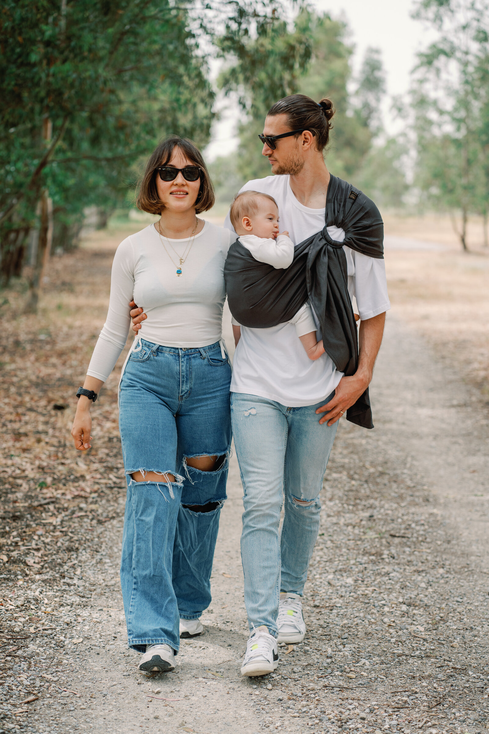 Ring sling na cestování s miminkem