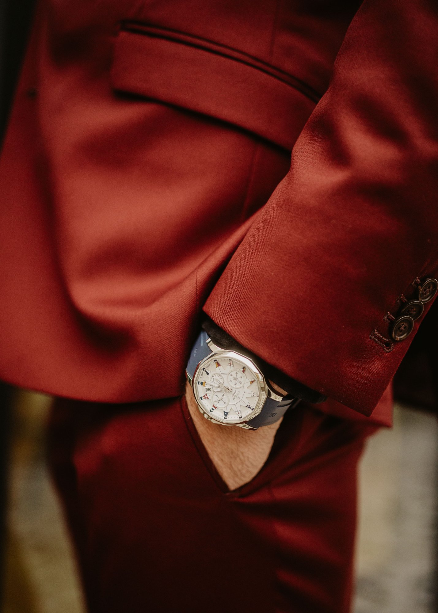 HOW TO CARE FOR A SUIT?
