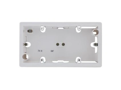 8013 776182 LEGRAND 600