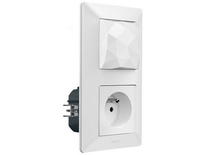 208671 752195 P 242213~1