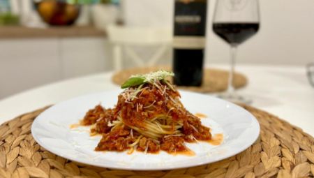 Recept: Špagety bolognese s vínem