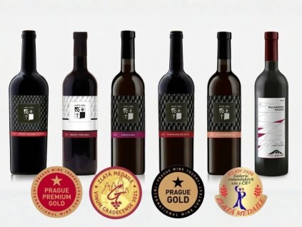 Mockup červená vína