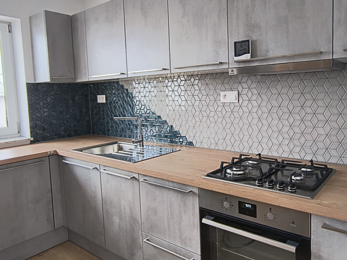 Mozaika v kuchyni aneb barevný přechod jako akcent