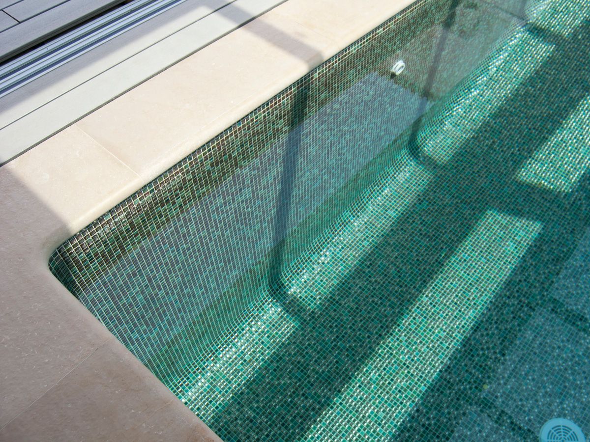 mozaika-do-bazenu-leskla-keramicka-18x18-acqua-2