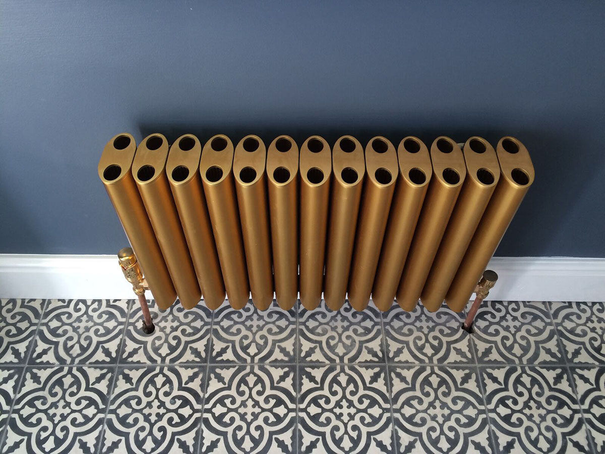 Orientální černo bílá cementová dlažba – handmade