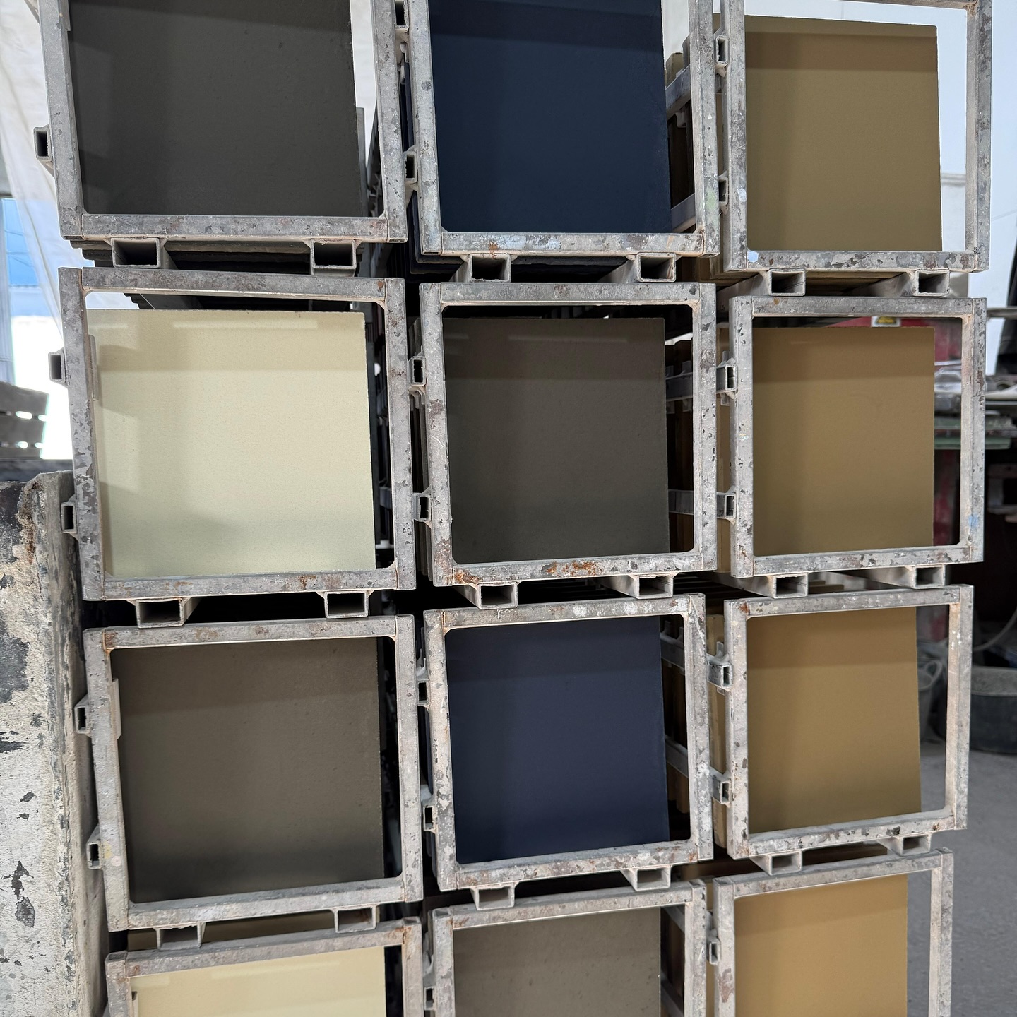 Cementová dlažba – realizace, inspirace, detaily, výroba