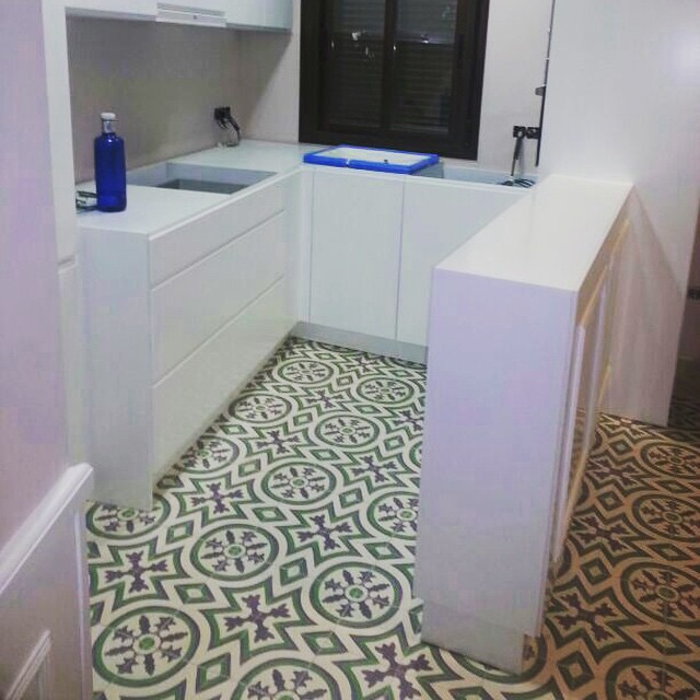 Cementová dlažba – realizace, inspirace, detaily, výroba