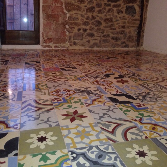 Cementová dlažba – realizace, inspirace, detaily, výroba