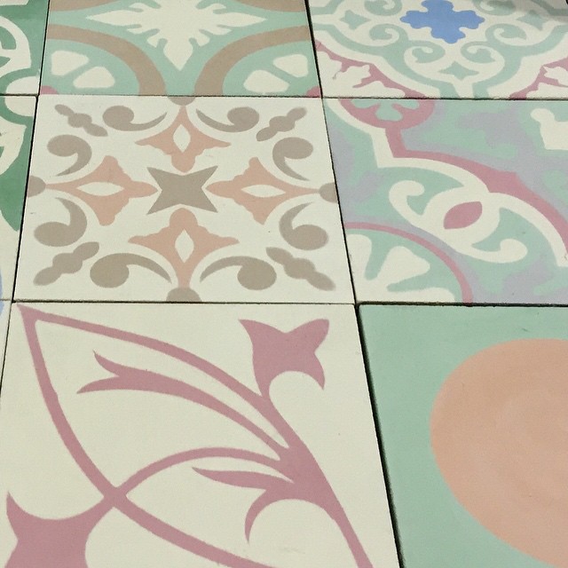 Cementová dlažba – realizace, inspirace, detaily, výroba