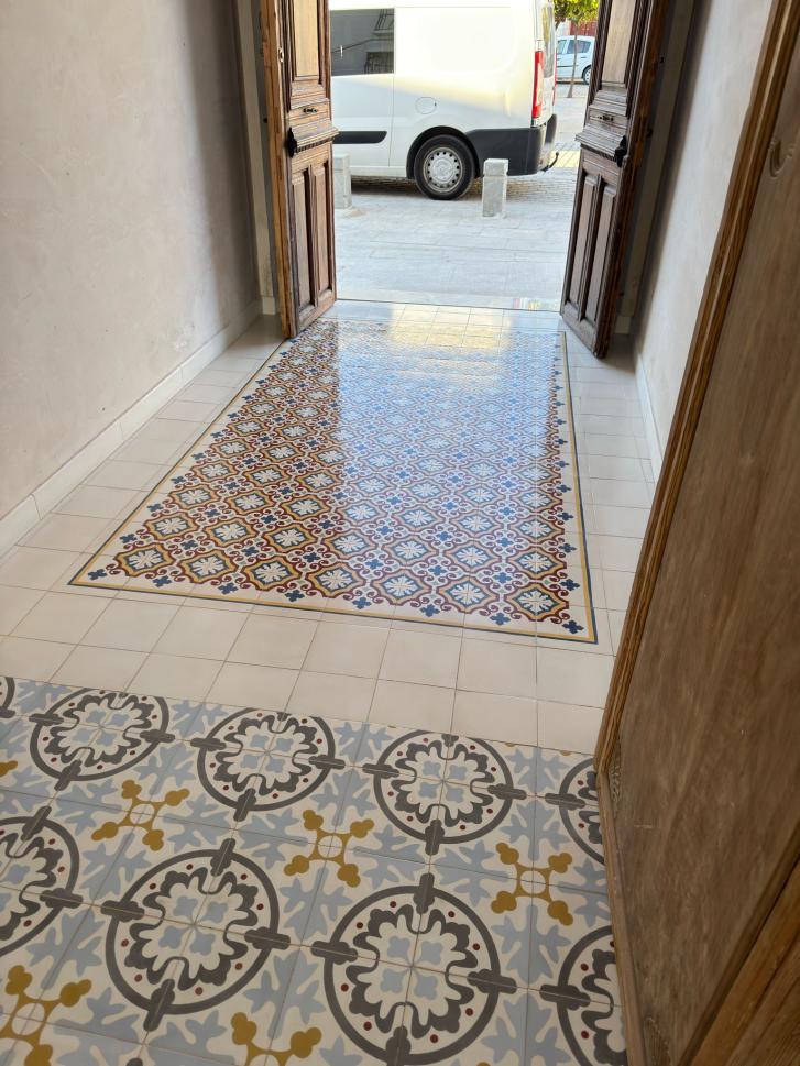 Cementová dlažba – realizace, inspirace, detaily, výroba