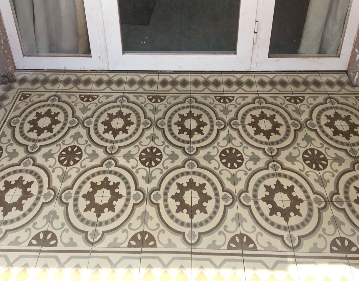 Cementová dlažba – realizace, inspirace, detaily, výroba