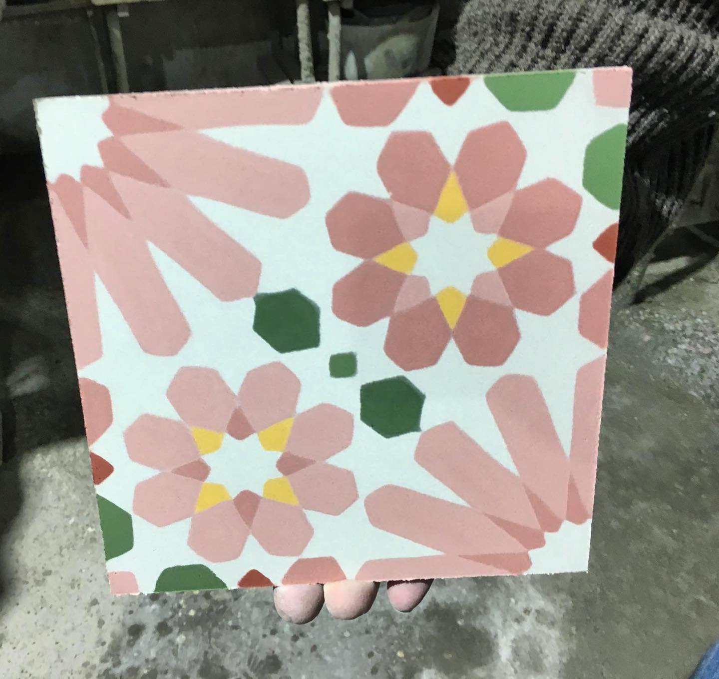 Cementová dlažba – realizace, inspirace, detaily, výroba