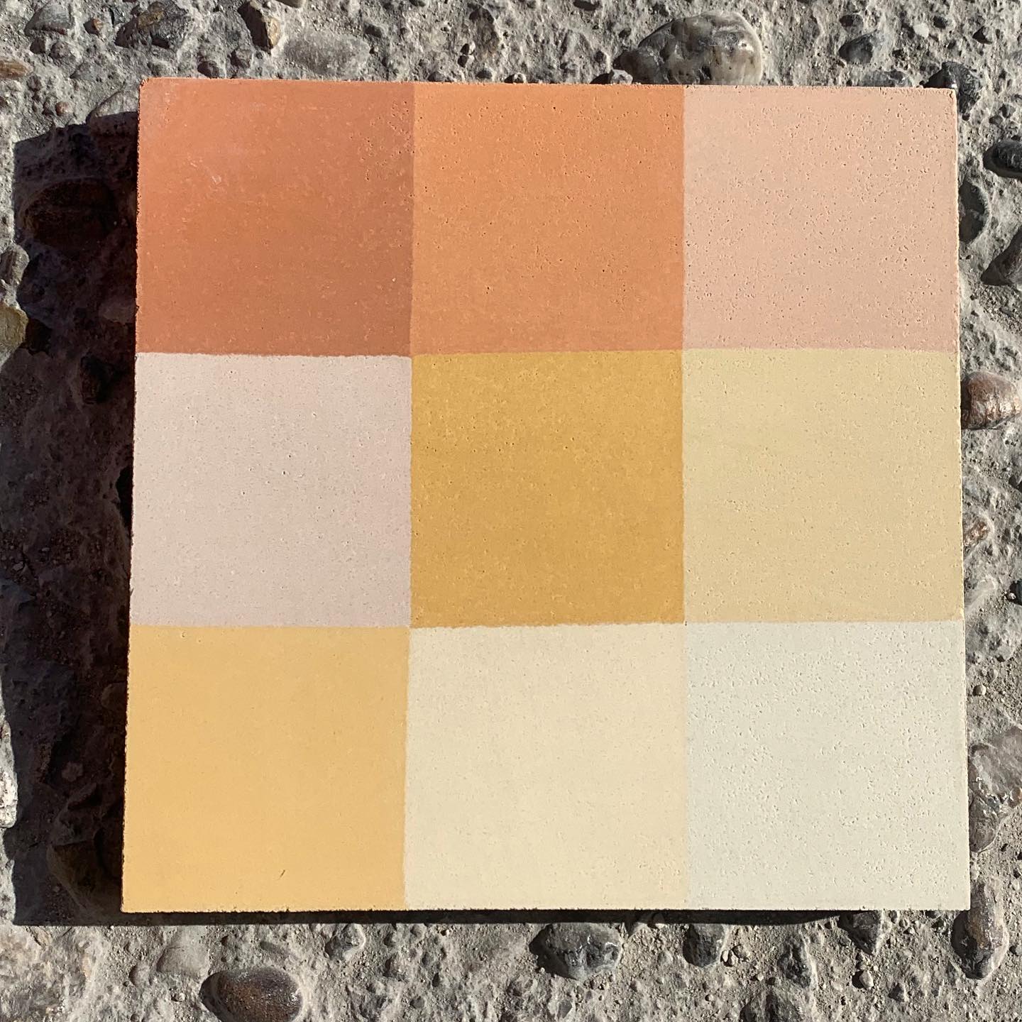 Cementová dlažba – realizace, inspirace, detaily, výroba