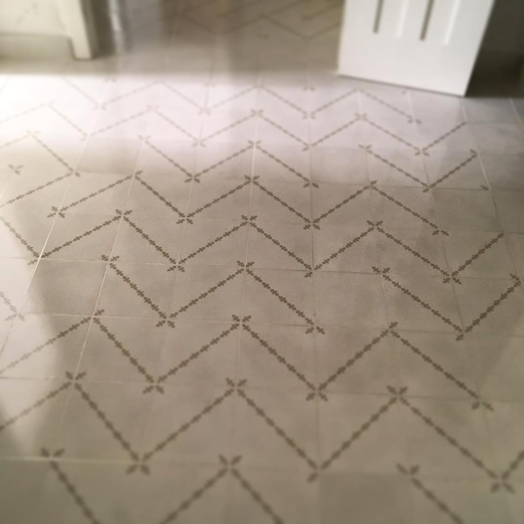 Cementová dlažba – realizace, inspirace, detaily, výroba