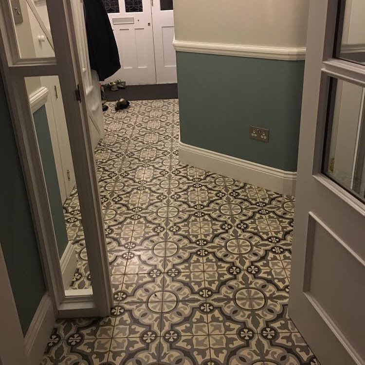 Cementová dlažba – realizace, inspirace, detaily, výroba