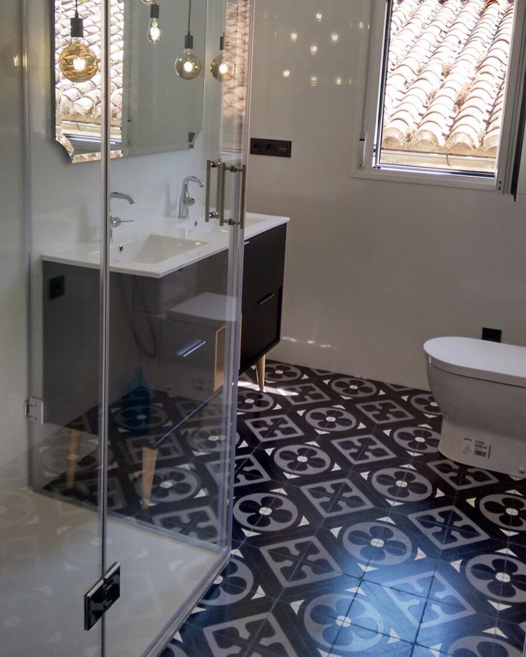 Cementová dlažba – realizace, inspirace, detaily, výroba