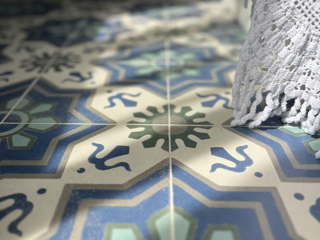 Cementová dlažba – realizace, inspirace, detaily, výroba