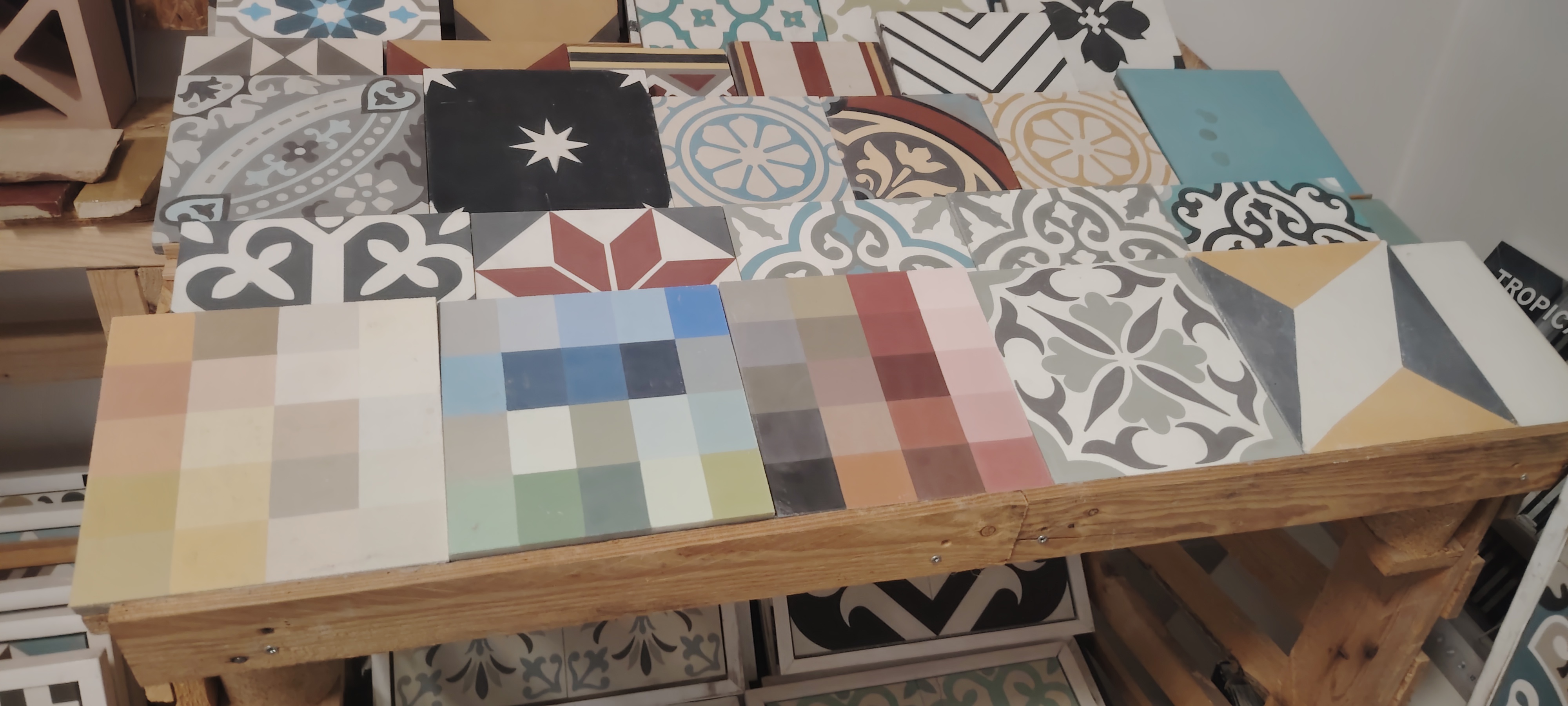 Cementová dlažba – realizace, inspirace, detaily, výroba