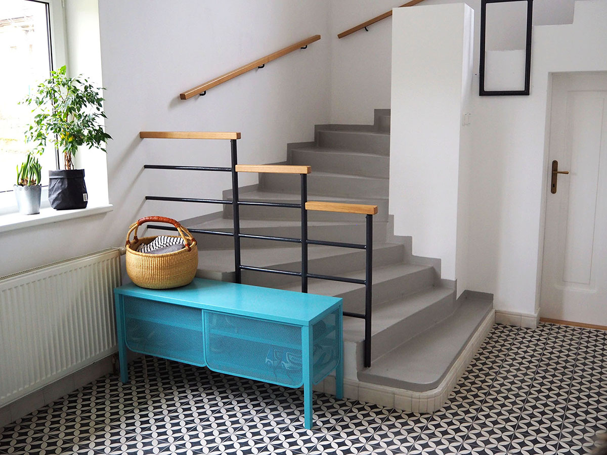 Dlažba 20x20 v chodbě