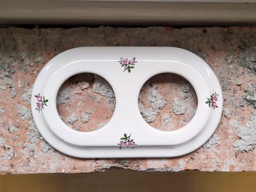 dvojramecek ruze A porcelanovy keramicky retro vintage malovany