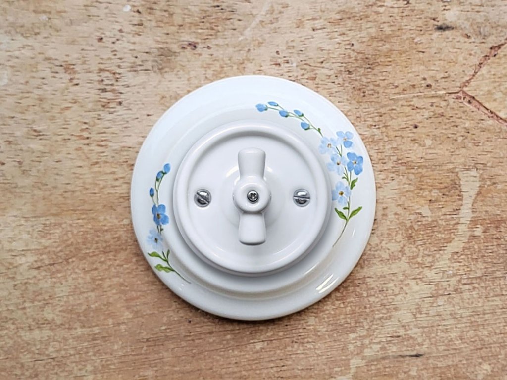 keramicky vypinac zasuvka malovany retro vintage pomnenky P 08