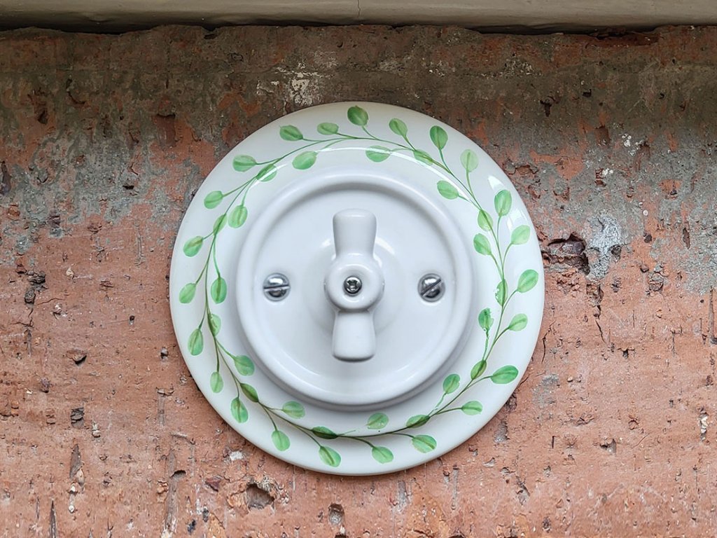 keramicky vypinac zasuvka malovany retro vintage venecek zimostrazu otocny 02