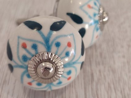 uchytka keramicka porcelanova nopka kyticka