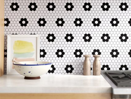 hexagon mozaika cerno bila kyticky interier exterier steny koupelny kuchyne mat 02