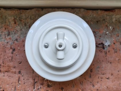 vypinac porcelanovy otocny keramicky typ 1 6 7 do sestavy bez ramecku bily 01