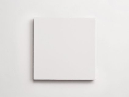 Couleur 09–H43, bílá 16x16, mat – dlaždice, která se narodila daleko