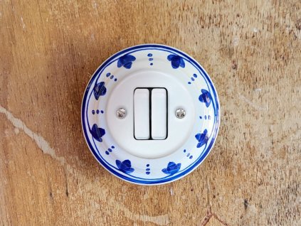 modry zvonek vypinac 6+6 keramicka porcelanova rucne malovana