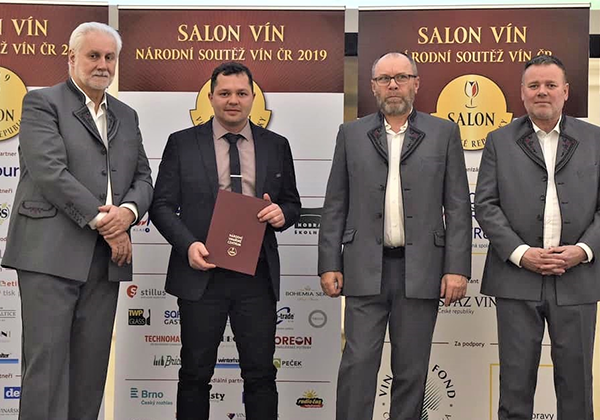 VINAŘSKÉ ÚSPĚCHY V NÁRODNÍCH A ZAHRANIČNÍCH SOUTĚŽÍCH 2019