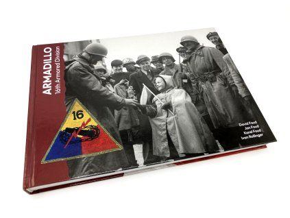 armadillo kniha eshop visit plzen (2)