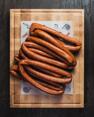 Ideální parťák na túry. ⛰️😍 #tramspkécigáro • #trampskecigaro #vomamasoauzeniny #skoctenaspek #uzeniny #reznictvi #reznik...