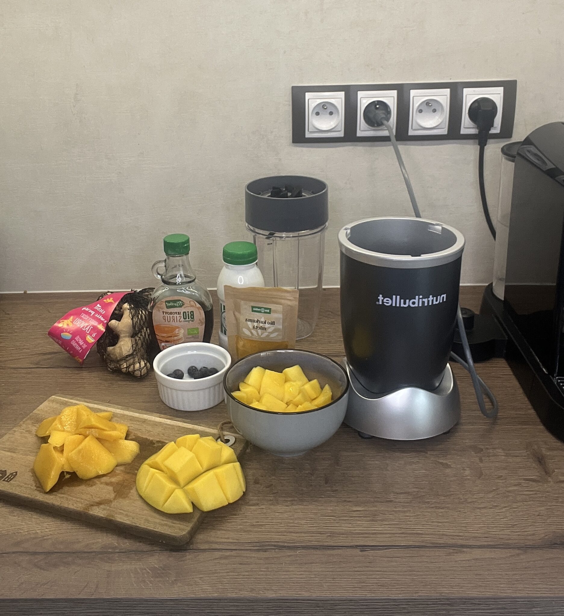 Mango_smoothie_bowle