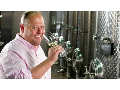 98bd8f5e 94f0 4846 b296 1ee40694f1db