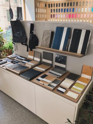 Nově si můžete naše produkty omrknout a koupit v @papyrus_store_praha💛 Když z Papyrusu přišla nabídka, zda bychom u nich...