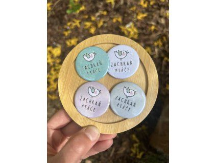 Placka s logem ZACHRAŇ PTÁČE 37 mm