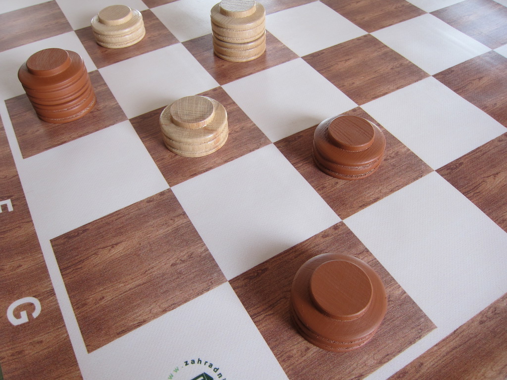 Hrací plocha - venkovní hry Banner: šachy/dáma