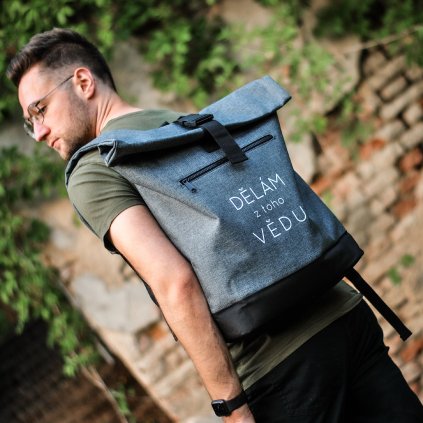 Roll-top batoh DĚLÁM z toho VĚDU (Barva Šedý melír)